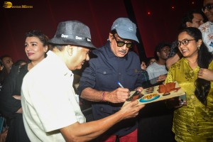 Pictures from Dev Anand’s 100th Birth Anniversary Celebrations, where his popular movies are being screened. Veteran Actress Waheeda Rehman and Actor Jackie Shroff led the tributes