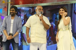 Dhamaka pre-release function attended by Ravi Teja, Sreeleela and Raghavendra Rao