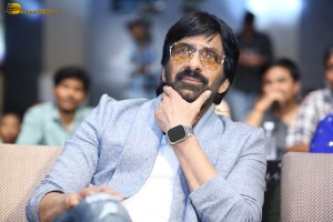 Dhamaka pre-release function attended by Ravi Teja, Sreeleela and Raghavendra Rao