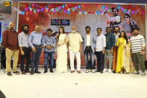 Dhamaka pre-release function attended by Ravi Teja, Sreeleela and Raghavendra Rao