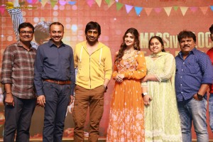 Dhamaka Success Celebration attended by Ravi Teja and Sreeleela