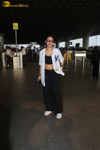 actress Dhanashree Verma spotted at mumbai airport