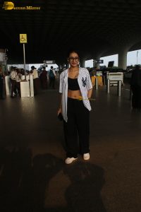 actress Dhanashree Verma spotted at mumbai airport