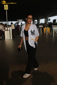 actress Dhanashree Verma spotted at mumbai airport