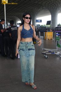 cute actress Dhanashree Verma in blue top and denim jeans