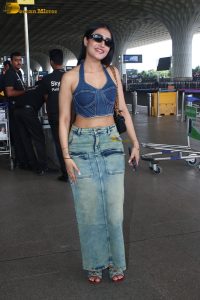 cute actress Dhanashree Verma in blue top and denim jeans