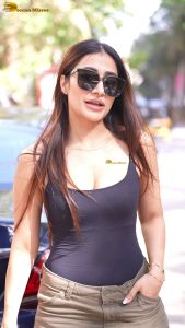 actress Dhanashree Verma beautiful in a black top