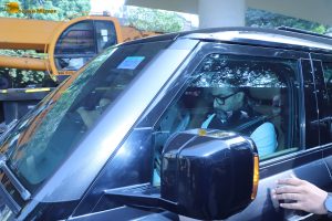 Bollywood stars including Amitabh Bachchan, Shah Rukh Khan, Salman Khan, Aamir Khan, Ranveer Singh, pay last respects to Dharmendra