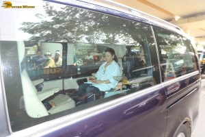 Bollywood stars including Amitabh Bachchan, Shah Rukh Khan, Salman Khan, Aamir Khan, Ranveer Singh, pay last respects to Dharmendra