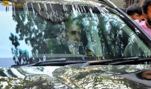 Bollywood stars including Amitabh Bachchan, Shah Rukh Khan, Salman Khan, Aamir Khan, Ranveer Singh, pay last respects to Dharmendra