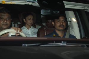 Bollywood stars including Amitabh Bachchan, Shah Rukh Khan, Salman Khan, Aamir Khan, Ranveer Singh, pay last respects to Dharmendra