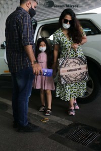 Mahendra Singh Dhoni and his family leave Mumbai Airport to Jaipur on December 18