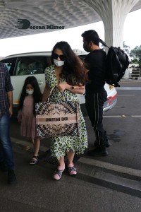 Mahendra Singh Dhoni and his family leave Mumbai Airport to Jaipur on December 18