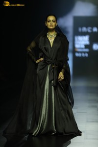 actress Dia Mirza dazzles in black while doing a ramp walk at a fashion show