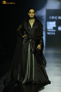 actress Dia Mirza dazzles in black while doing a ramp walk at a fashion show
