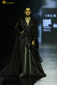 actress Dia Mirza dazzles in black while doing a ramp walk at a fashion show