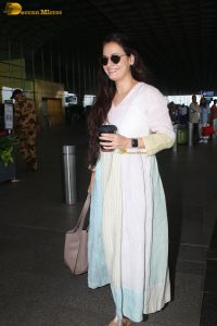bollywood actress dia mirza cute in a salwar dress at mumbai airport