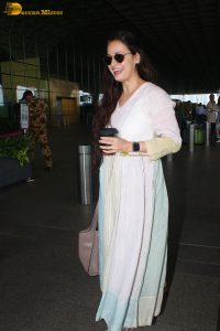 bollywood actress dia mirza cute in a salwar dress at mumbai airport