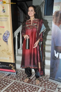 actress dia mirza stylish looks in desi style at a event