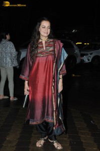 actress dia mirza stylish looks in desi style at a event