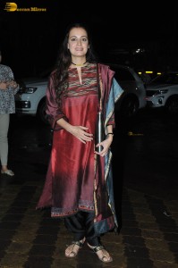 actress dia mirza stylish looks in desi style at a event