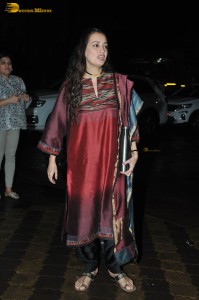 actress dia mirza stylish looks in desi style at a event