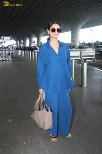 actress dia mirza hot in a blue shirt at mumbai airport