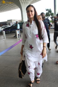 actress dia mirza sweet looks in a white salwar dress at airport