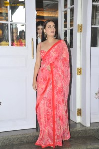 actress Dia Mirza ravishing in a orange saree