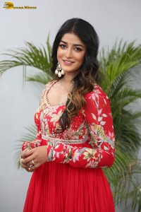 indian actress dimple hayathi cute looks in a red salwar dress