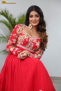 indian actress dimple hayathi cute looks in a red salwar dress