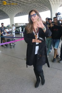 Bollywood Actress and Rajesh Khanna ex-wife Dimple Kapadia spotted at Mumbai Airport