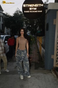 actress disha patani stylish in cargo pants