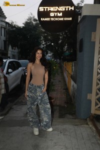 actress disha patani stylish in cargo pants