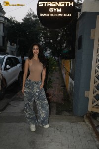 actress disha patani stylish in cargo pants