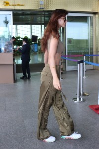 actress Disha Patani stylish in khaki pants