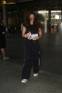 Disha Patani dressed in all black