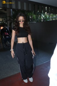 Disha Patani dressed in all black