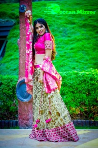 Actress Divi Vadthya photoshoot in a pink dress