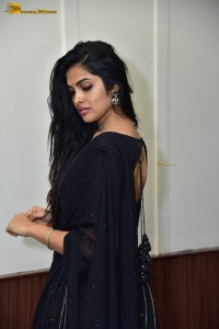 actress divi vadthya in a black lehenga choli dress