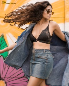 actress divi vadthya hot and sexy photoshoot