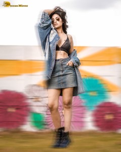 actress divi vadthya hot and sexy photoshoot