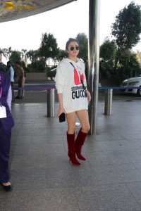 Bollywood actress divya khosla kumar spotted at mumbai airport