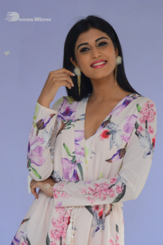 Degree College Heroine Telugu Actress Divya Rai photoshoot