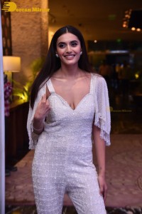 Divyansha Kaushik Picture Gallery 3