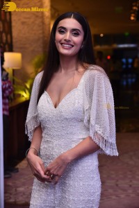 Divyansha-Kaushik-25