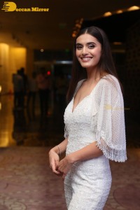 Divyansha-Kaushik-39