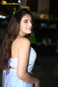 Divyansha-Kaushik-35