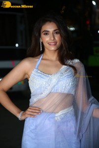 Divyansha-Kaushik-41