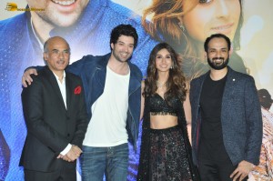 Dono Premiere attended by Kanikka Kapur, Paloma Dhillon, Sunny Deol, Salman Khan, Aamir Khan, and Shriya Saran